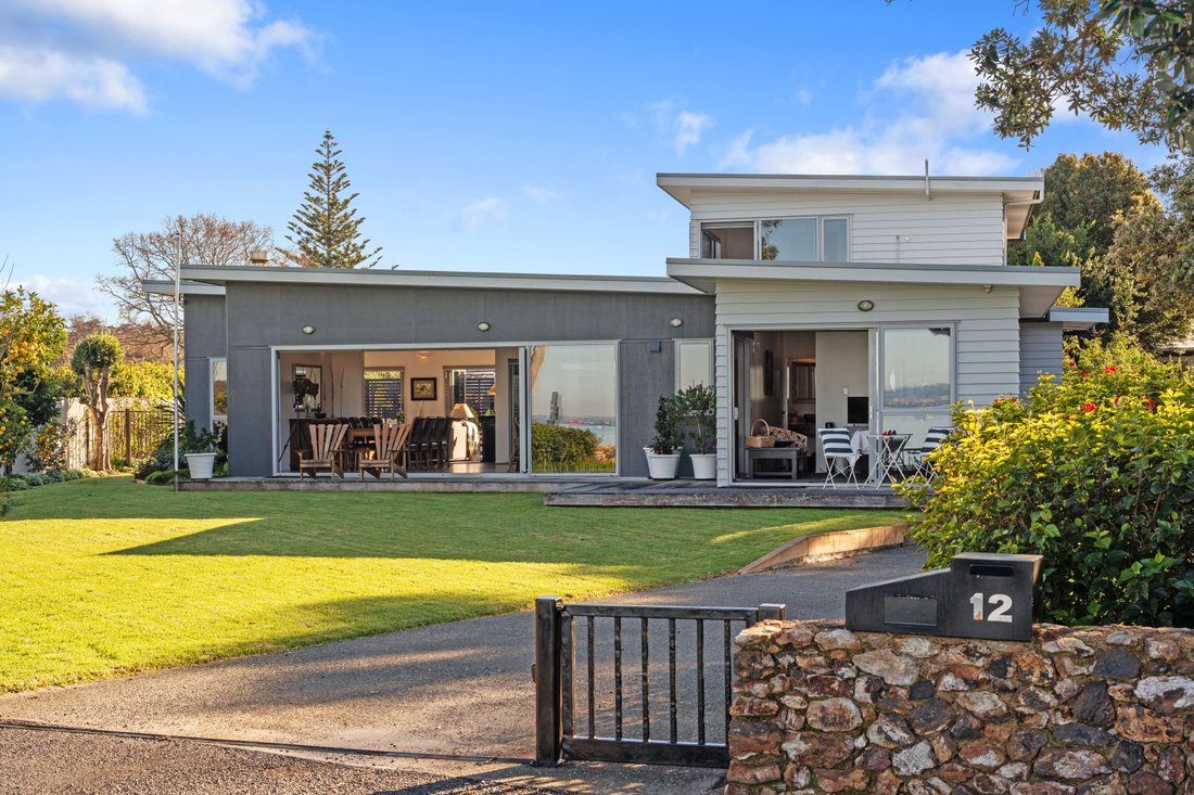 Waiheke Island, Auckland, New Zealand 2 - 18441946