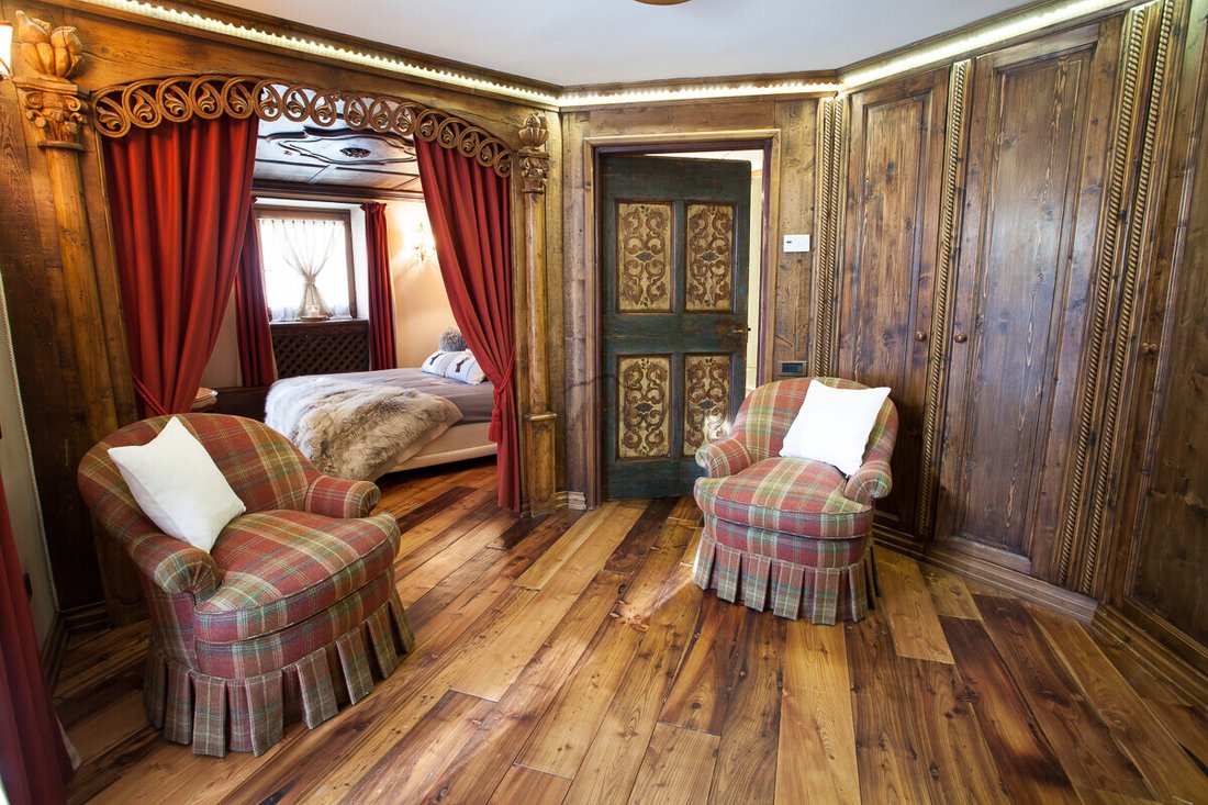 Chalet in Courmayeur, Aosta Valley / Vallée d'Aoste, Italy 2 - 18439022