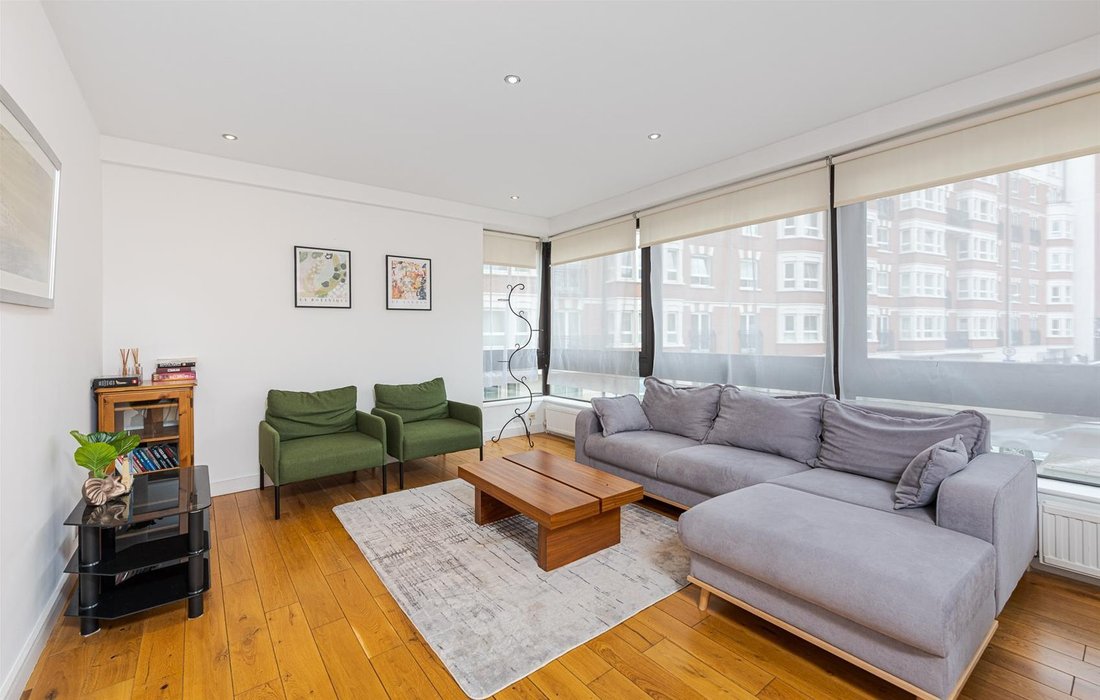 Apartment in Earls Court, Kensington And Chelsea, England 1 - 18436229