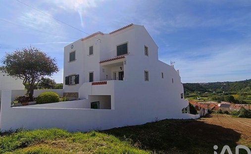 Townhouse in Vimeiro, Lisbon, Portugal 1