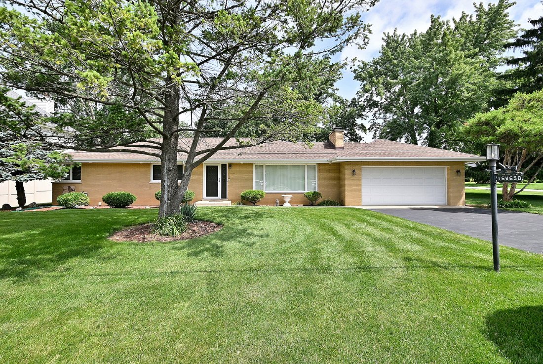 House in Burr Ridge, Illinois, United States 1 - 18440310