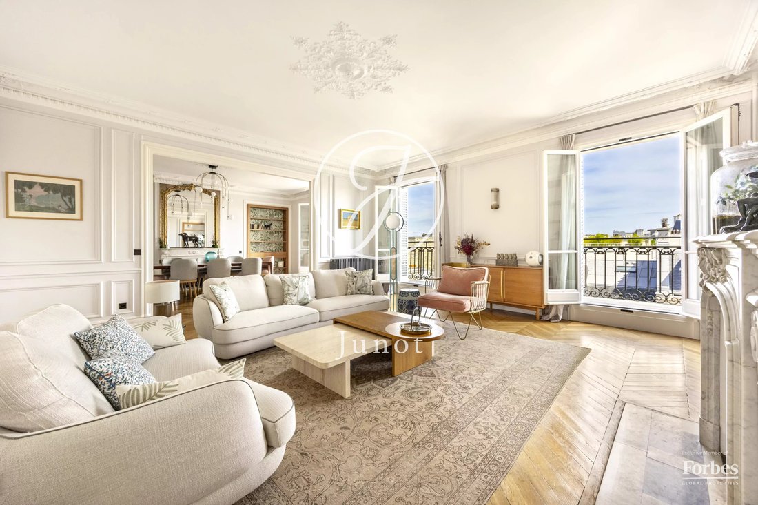 Apartment in Hoche-Friedland, Paris 8e Arrondissement, Paris 4 - 18437973