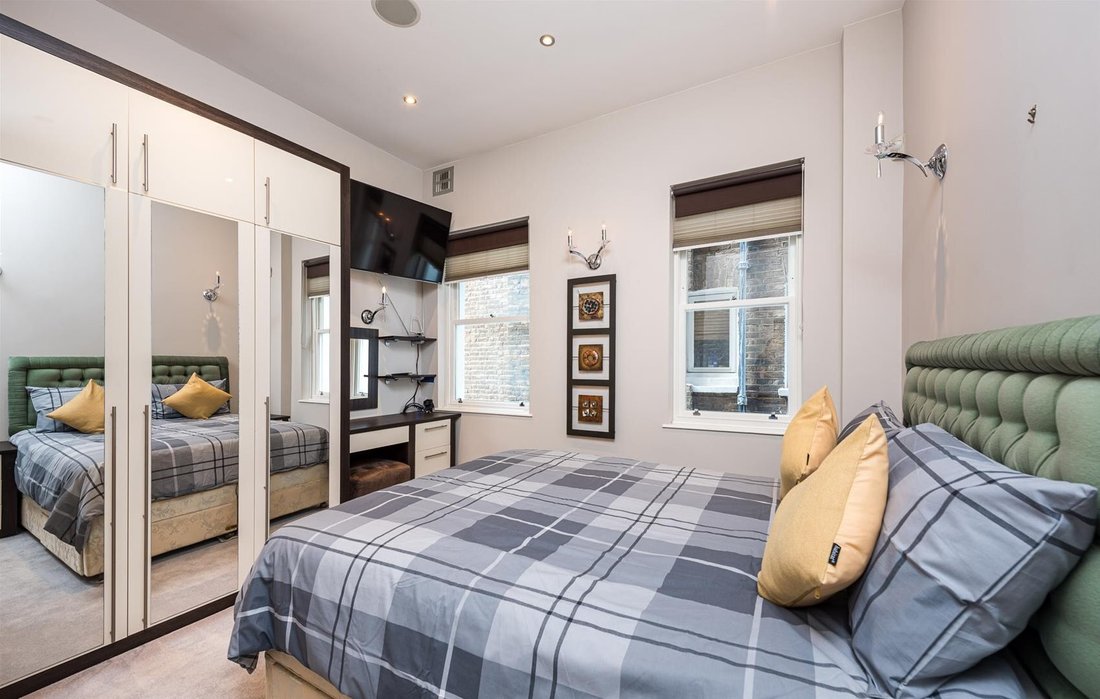 Apartment in Earls Court, Kensington And Chelsea, England 4 - 18436244