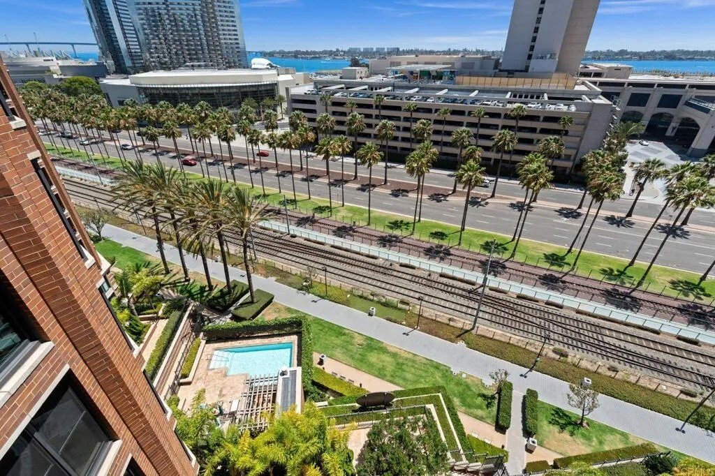 Condo in San Diego, California, United States 5 - 18437241