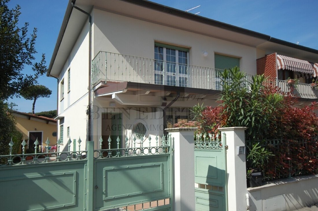 Apartment in Camaiore, Tuscany, Italy 1 - 18442252