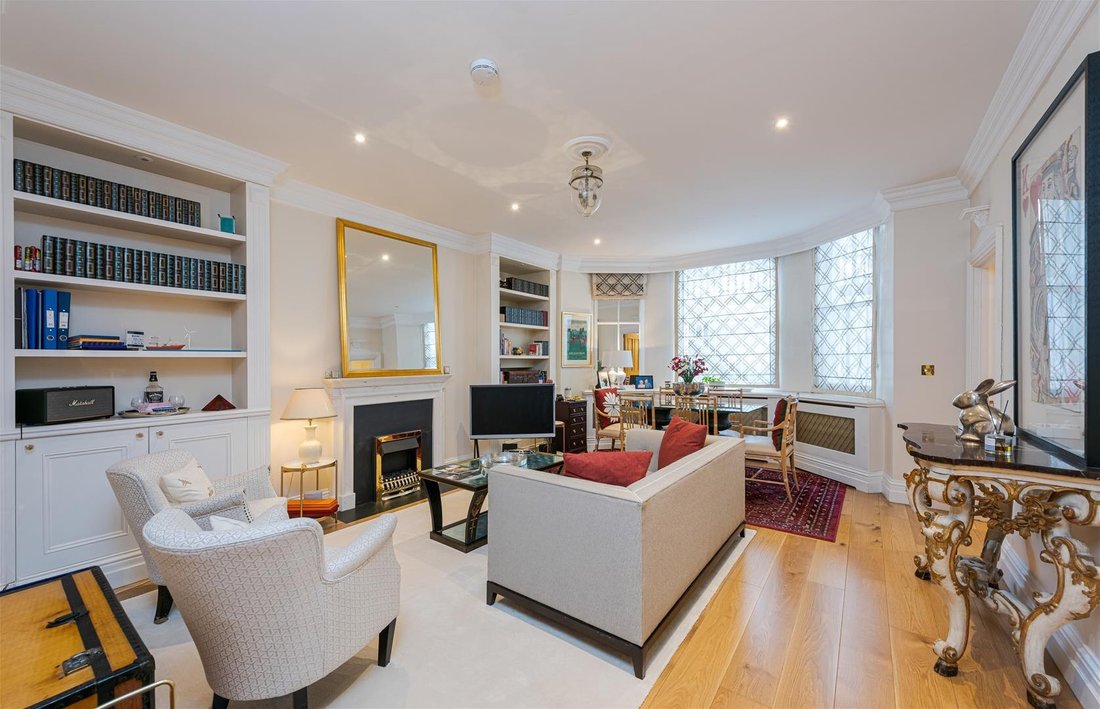Apartment in Earls Court, Kensington And Chelsea, England 2 - 18436261