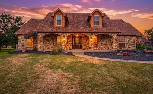 House in Granbury, Texas, United States 1
