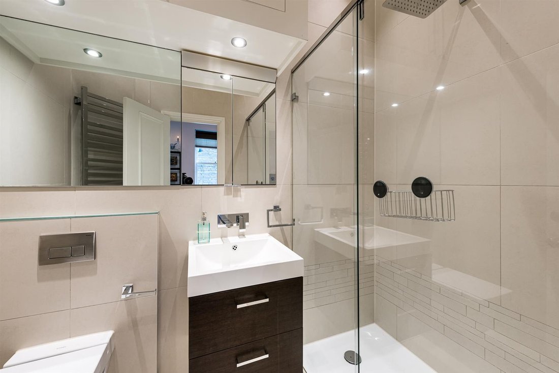 Apartment in Earls Court, Kensington And Chelsea, England 5 - 18436244
