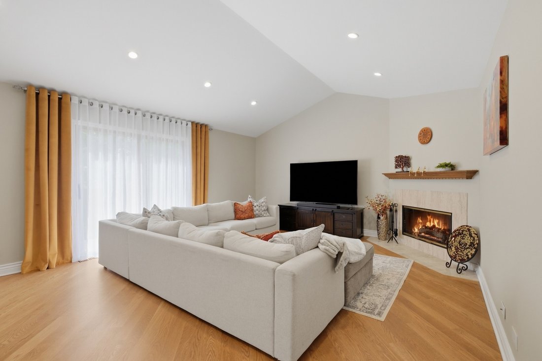 House in Wheeling, Illinois, United States 3 - 18440325
