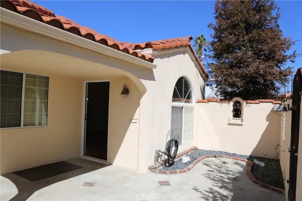 Condo in Los Angeles, California, United States 3 - 18439920