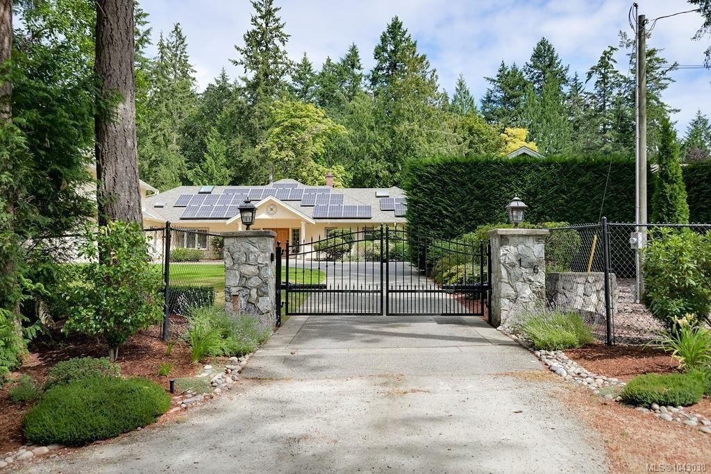 House in North Saanich, British Columbia, Canada 1 - 18441633