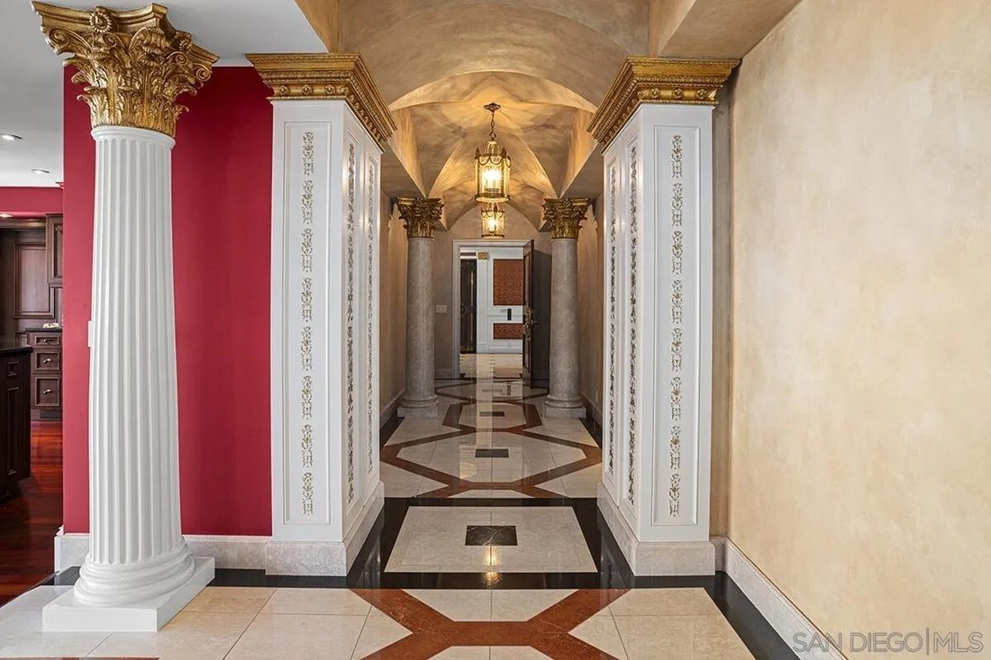 Condo in San Diego, California, United States 5 - 18437191