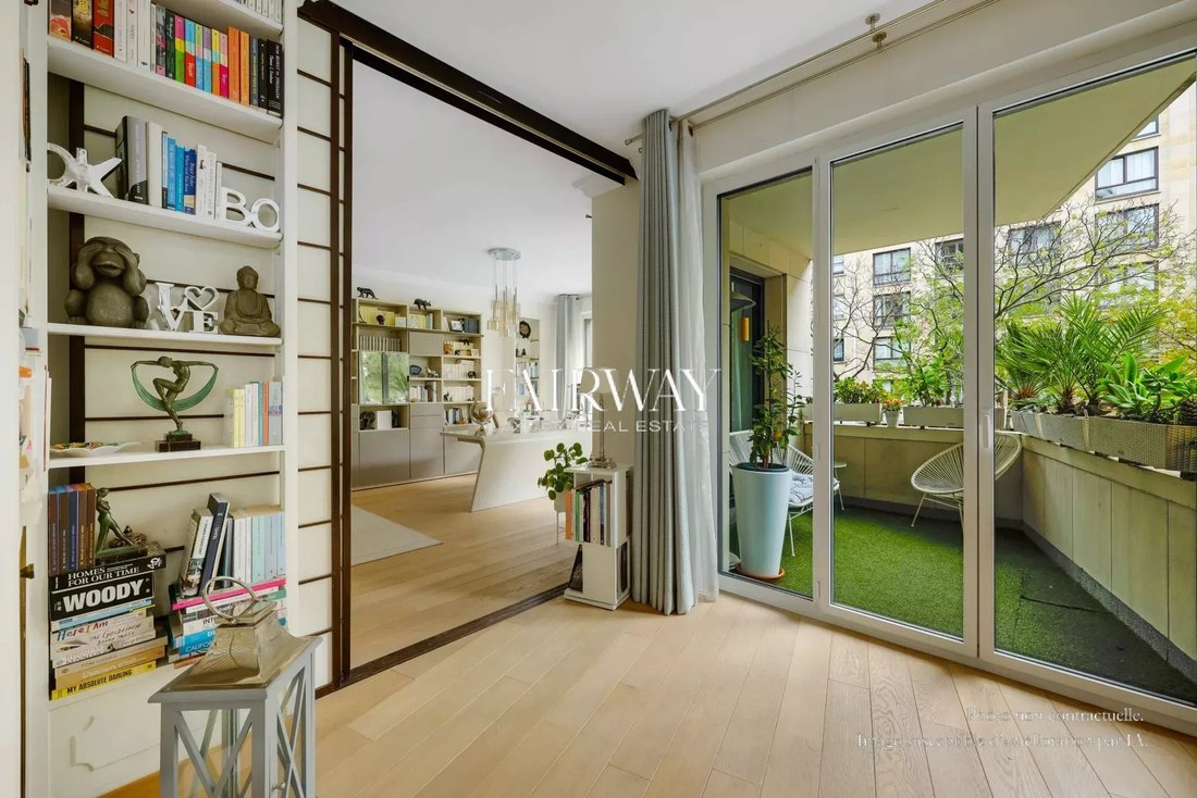 Apartment in Muette Nord, Paris 16e Arrondissement, Paris 2 - 18027261