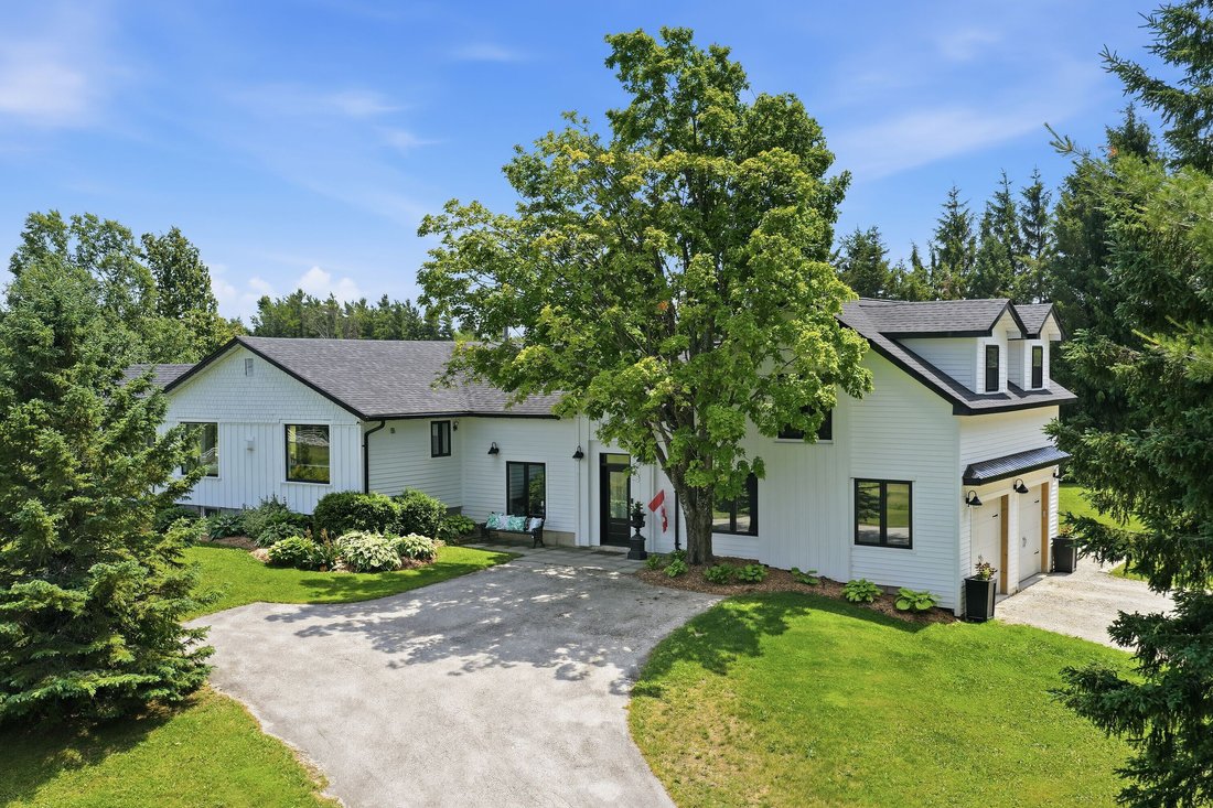 House in Clearview, Ontario, Canada 1 - 18298332