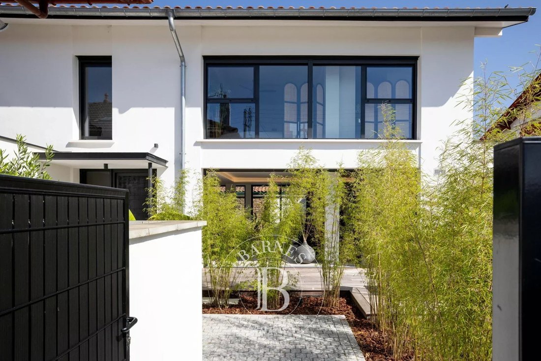 Townhouse in Anglet, Nouvelle-Aquitaine, France 2 - 18438084