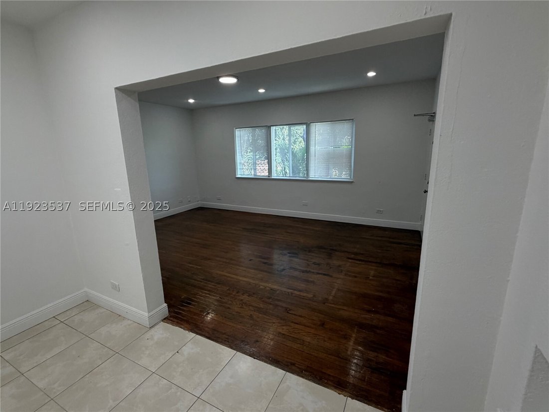 Miami Beach, Florida, United States 3 - 16734093