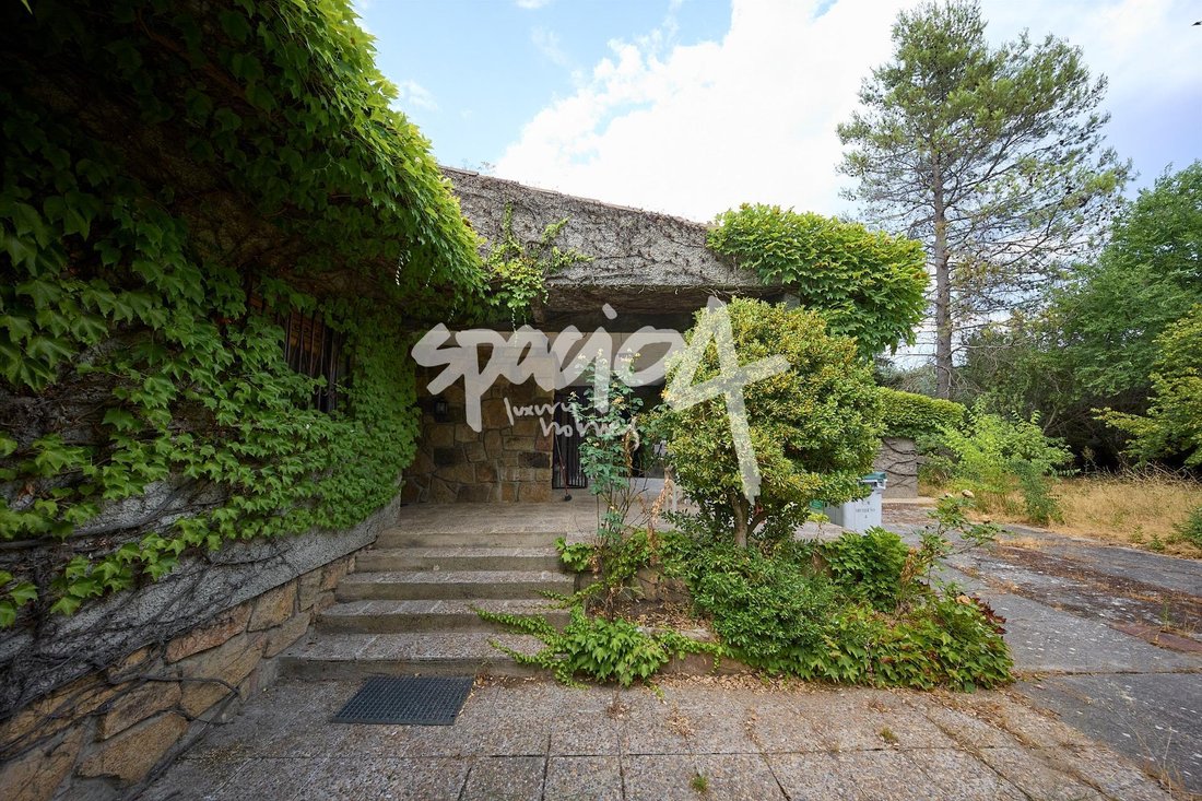 Chalet in Galapagar, Comunidad de Madrid, Spain 1 - 18439212