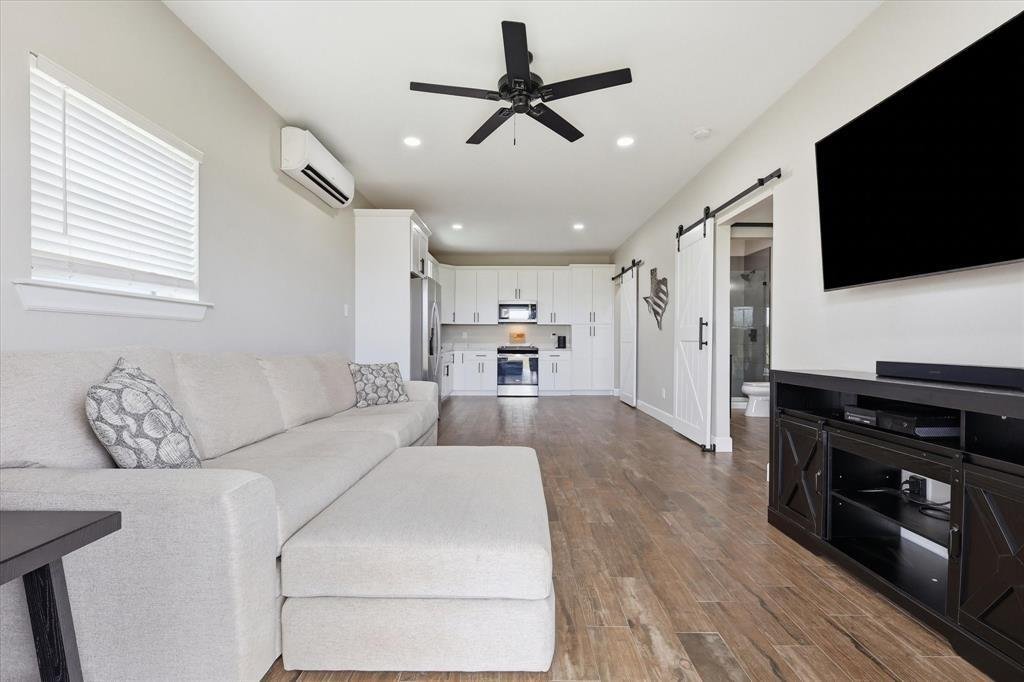 House in Grandview, Texas, United States 5 - 18437510