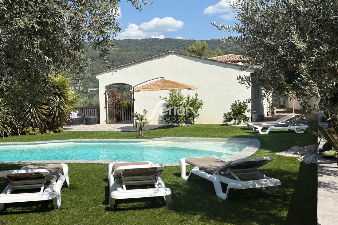 Villa in Callas, Provence-Alpes-Côte d'Azur, France 1 - 18440885