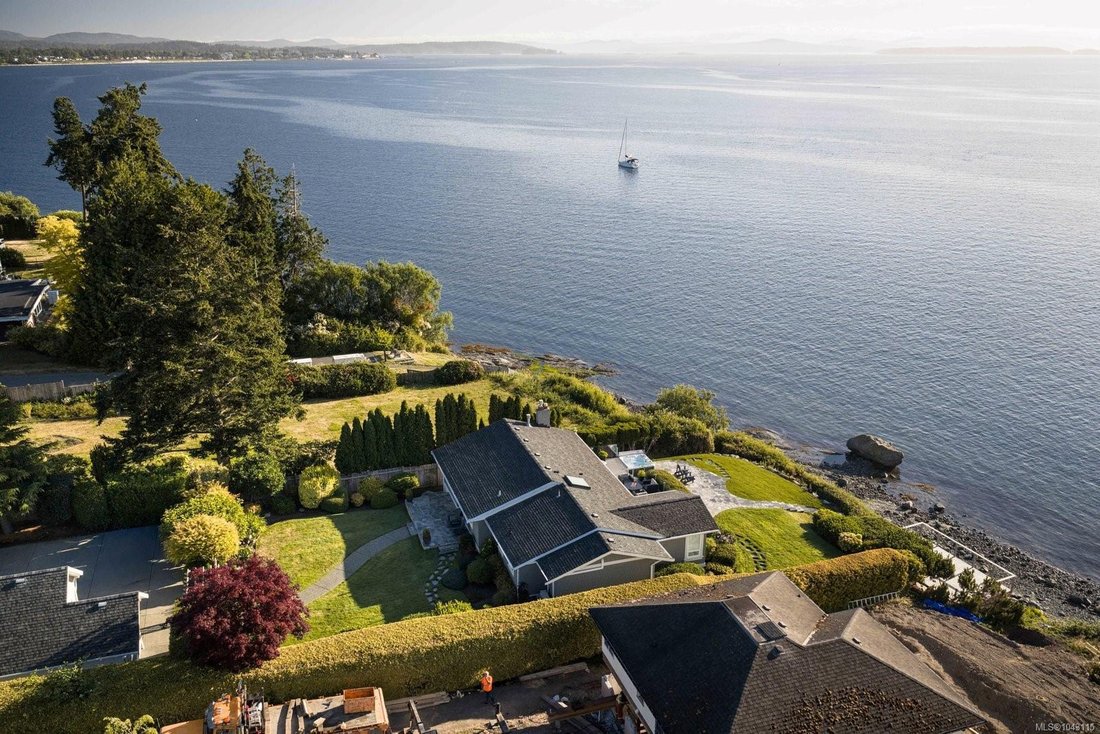 House in North Saanich, British Columbia, Canada 2 - 18441639