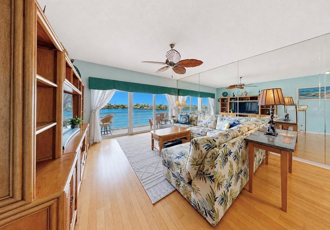 Townhouse in St. Pete Beach, Florida, United States 3 - 18439439