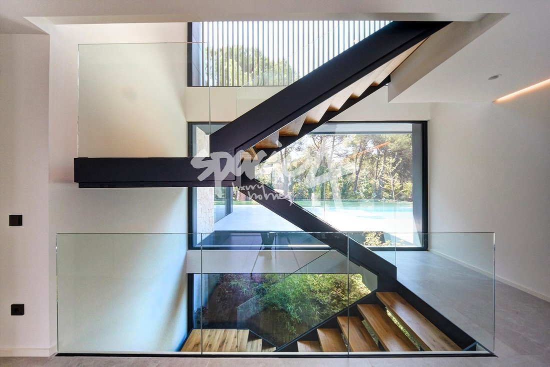 Chalet in Boadilla del Monte, Comunidad de Madrid, Spain 2 - 18439202