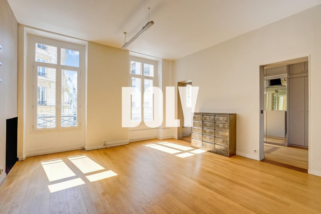 Wohnung in Triangle d'Or, Paris 8e Arrondissement, Paris 2 - 18436090