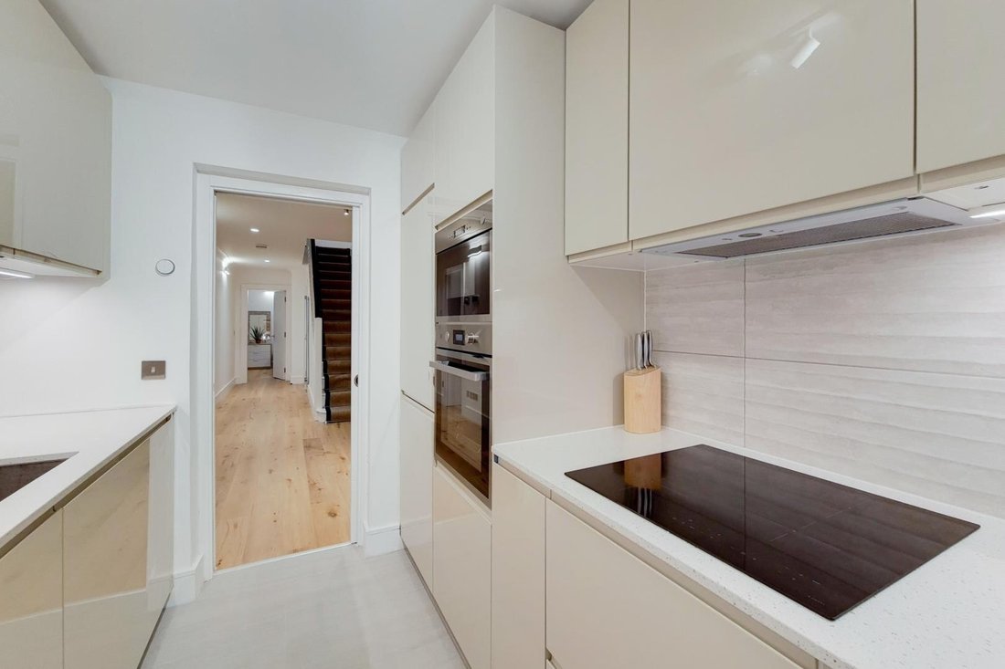 Apartment in Earls Court, Kensington And Chelsea, England 5 - 18436383