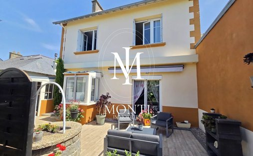 House in Cottages, Saint-Malo, France 1
