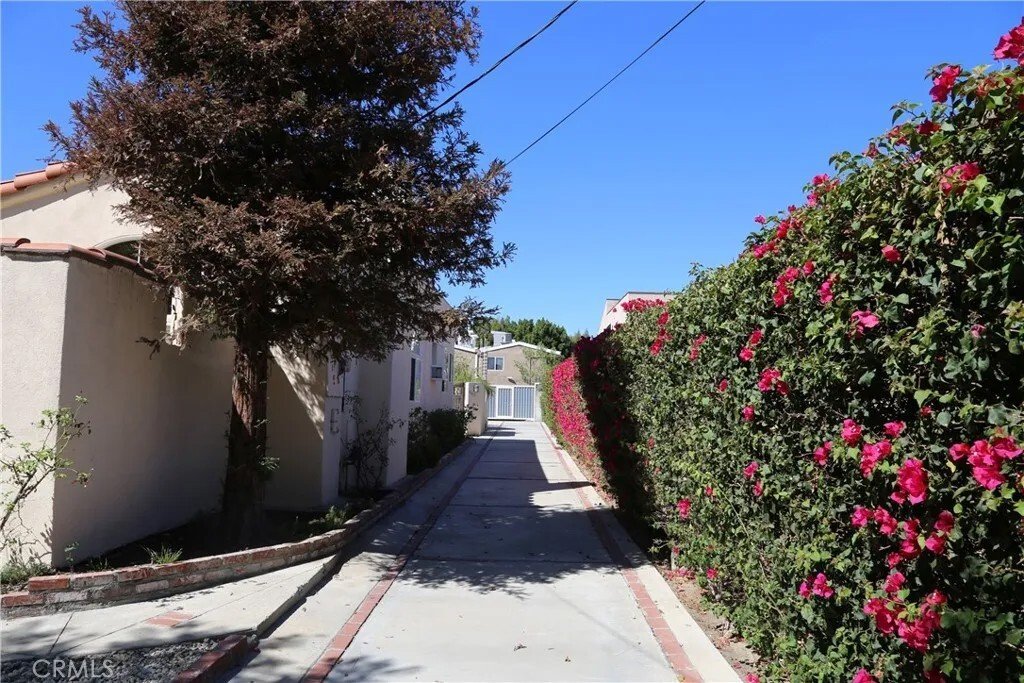 Los Angeles, California, United States 4 - 18439912