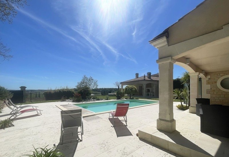 House in Cognac, Nouvelle-Aquitaine, France 3 - 18437372