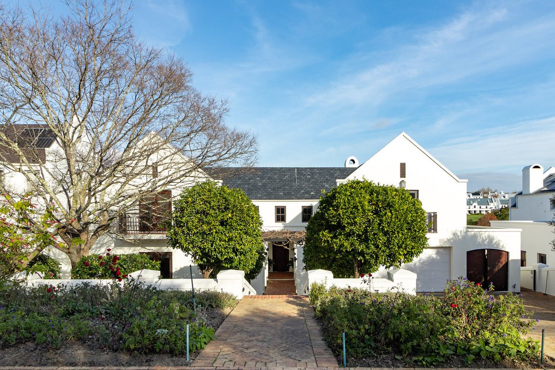 House in De Zalze Golf Estate, Western Cape, South Africa 2 - 18421665