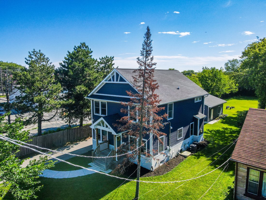 House in Des Plaines, Illinois, United States 2 - 18440346