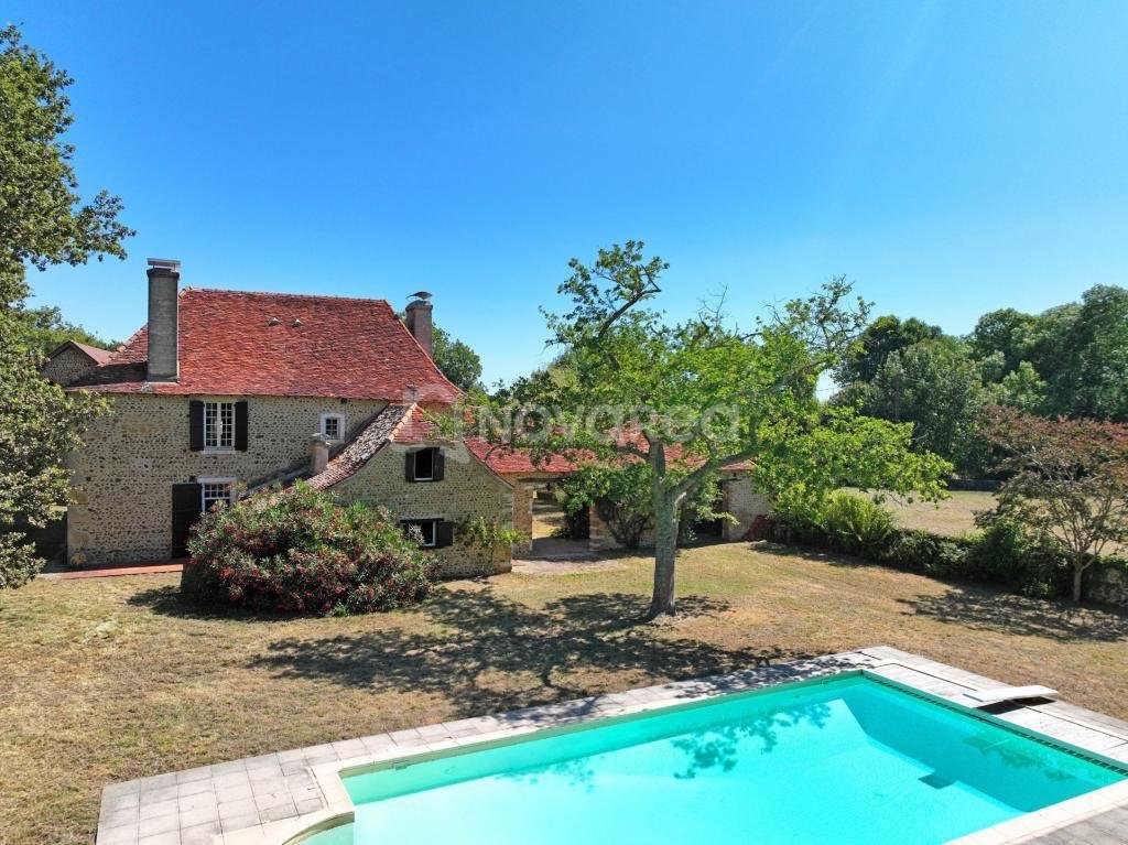 House in Buros, Nouvelle-Aquitaine, France 1 - 18437280