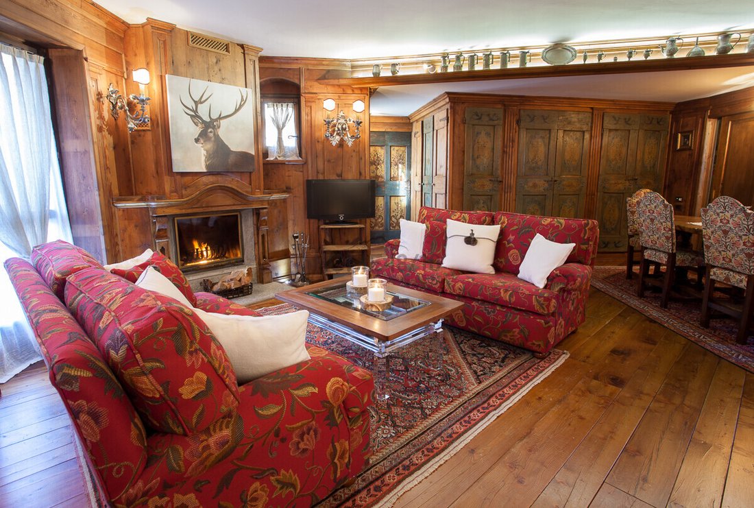 Chalet in Courmayeur, Aosta Valley / Vallée d'Aoste, Italy 1 - 18439022