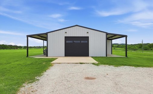 House in Grandview, Texas, United States 1