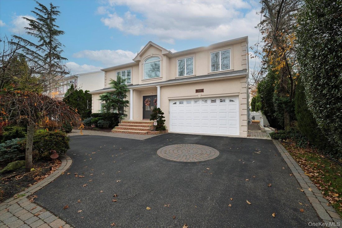 House in Wantagh, New York, United States 4 - 18436135