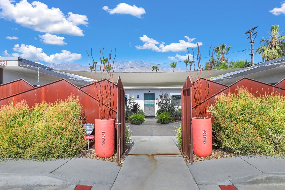Palm Springs, California, United States 1 - 18439363