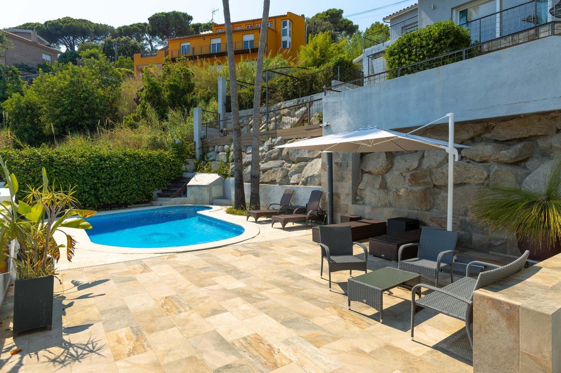 Villa in Premia de Dalt, Catalonia, Spain 5 - 18437610
