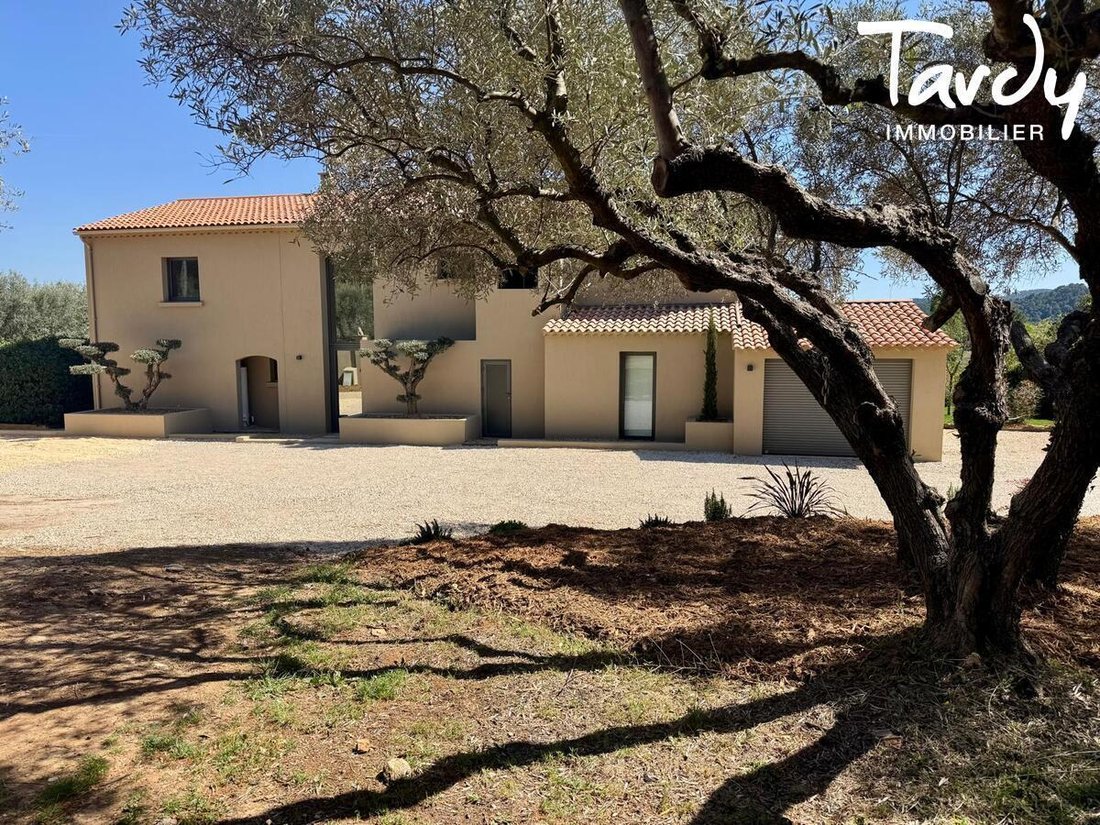 Villa in La Cadiere-d'Azur, Provence-Alpes-Côte d'Azur, France 3 - 17660108
