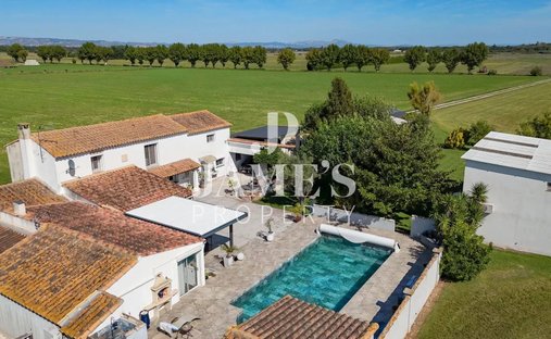 House in Arles, Provence-Alpes-Côte d'Azur, France 1