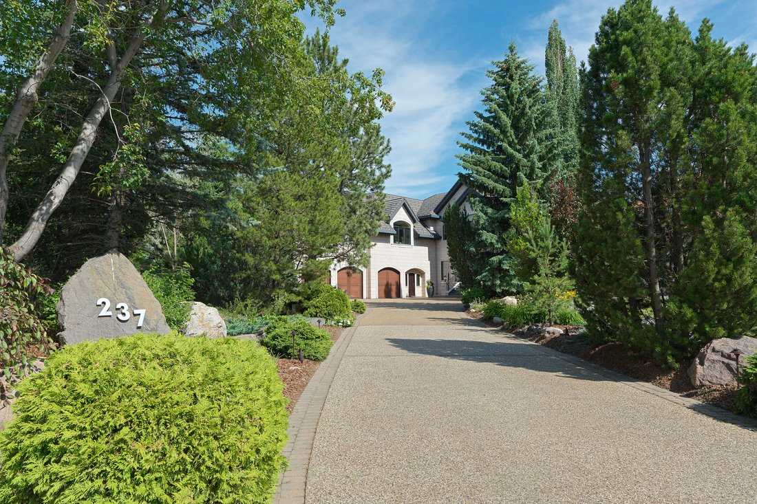 House in Edmonton, Alberta, Canada 5 - 18440907