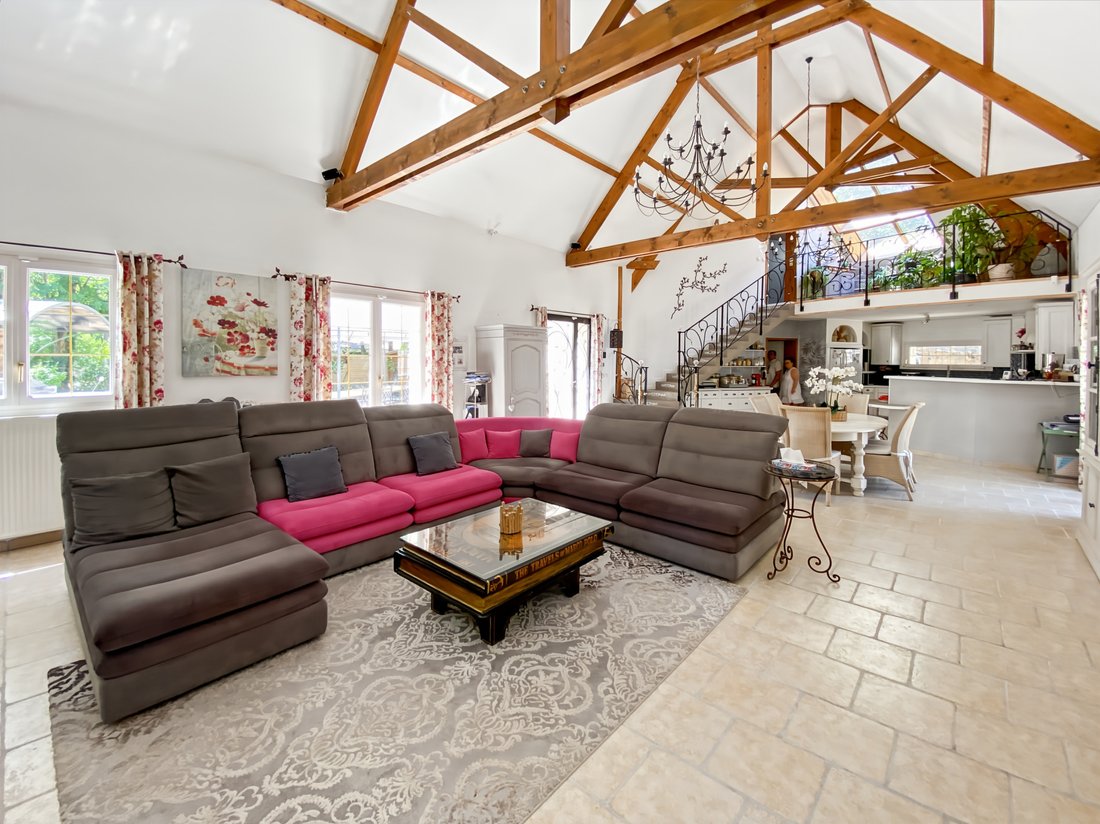 Estate in Noisy-sur-Ecole, Ile-de-France, France 3 - 18439658