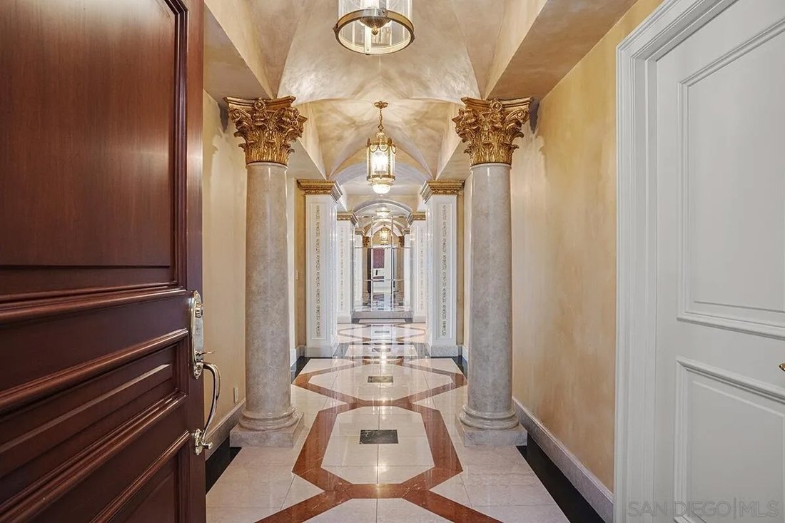Condo in San Diego, California, United States 4 - 18437191