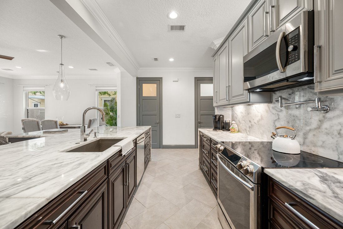 Townhouse in St. Petersburg, Florida, United States 5 - 16409971