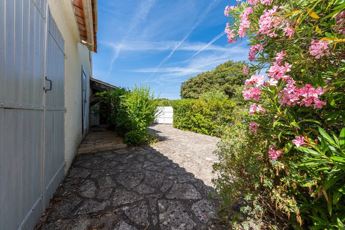 House in Grasse, Provence-Alpes-Côte d'Azur, France 3 - 18421313