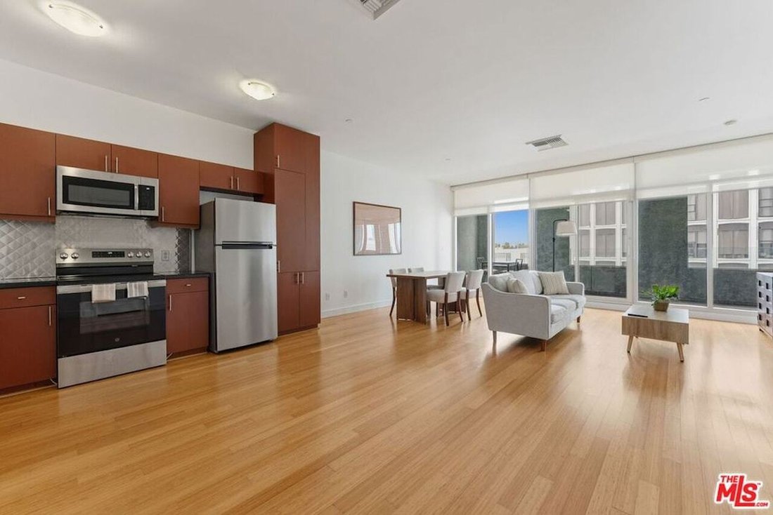 Condo in Los Angeles, California, United States 1 - 18434683