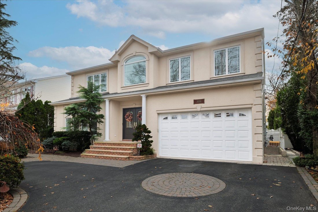 House in Wantagh, New York, United States 3 - 18436135