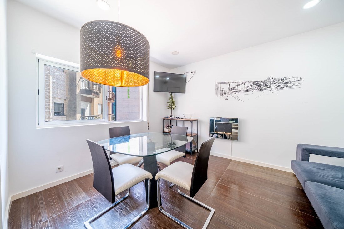 Apartment in Mafamude e Vilar do Paraiso, Porto District, Portugal 5 - 18315095