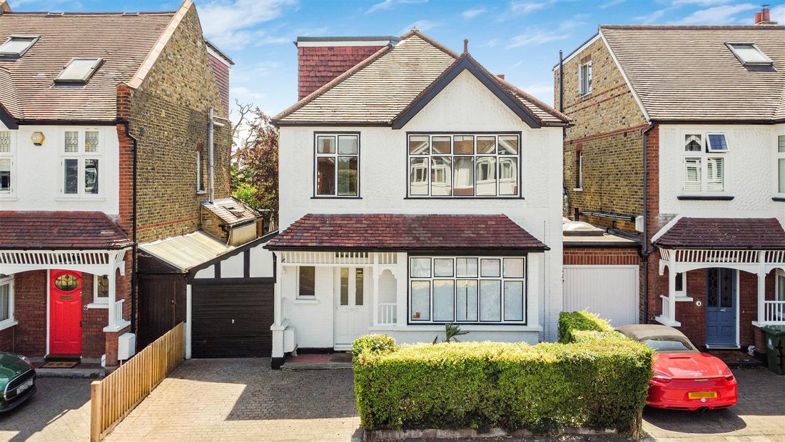 House in Norbiton Common, Royal Borough of Kingston upon Thames, England 1 - 18442085